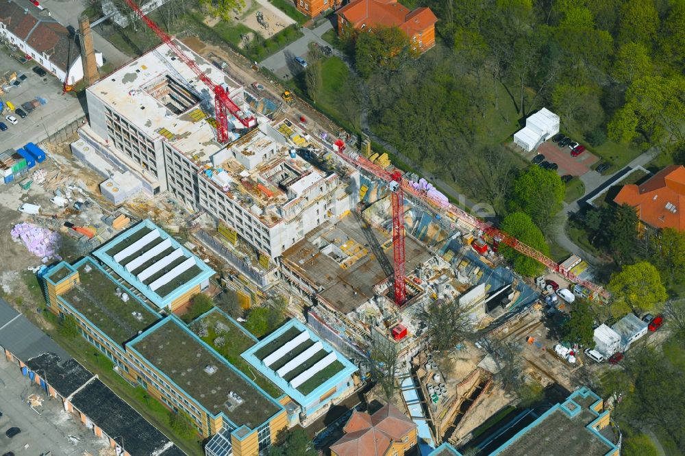 Berlin aus der Vogelperspektive: Neubau- Baustelle für ein Rehabilitationszentrum der Rehaklinik im Ortsteil Marzahn in Berlin, Deutschland