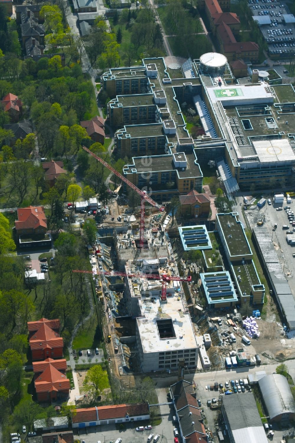 Luftaufnahme Berlin - Neubau- Baustelle für ein Rehabilitationszentrum der Rehaklinik im Ortsteil Marzahn in Berlin, Deutschland