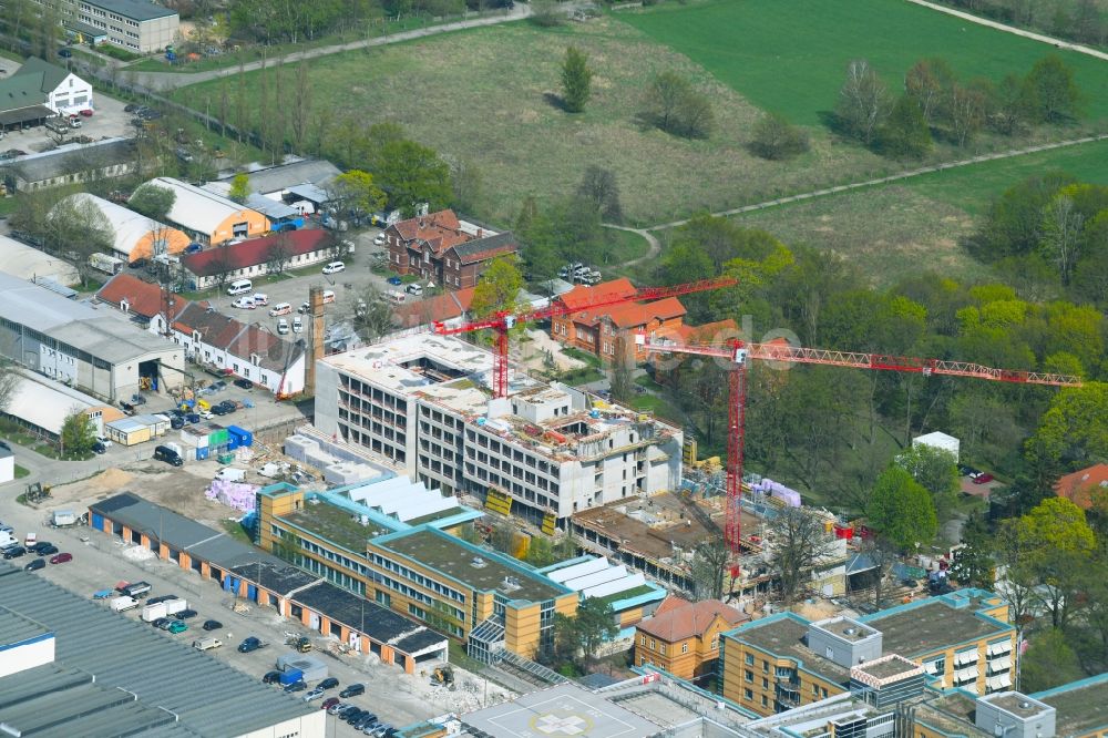 Berlin aus der Vogelperspektive: Neubau- Baustelle für ein Rehabilitationszentrum der Rehaklinik im Ortsteil Marzahn in Berlin, Deutschland