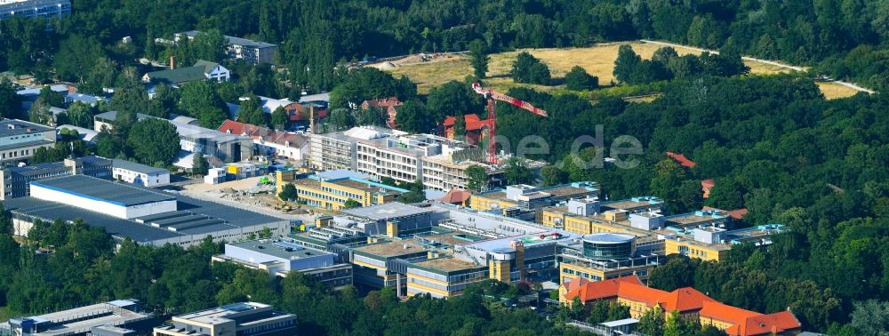 Luftaufnahme Berlin - Neubau- Baustelle für ein Rehabilitationszentrum der Rehaklinik im Ortsteil Marzahn in Berlin, Deutschland