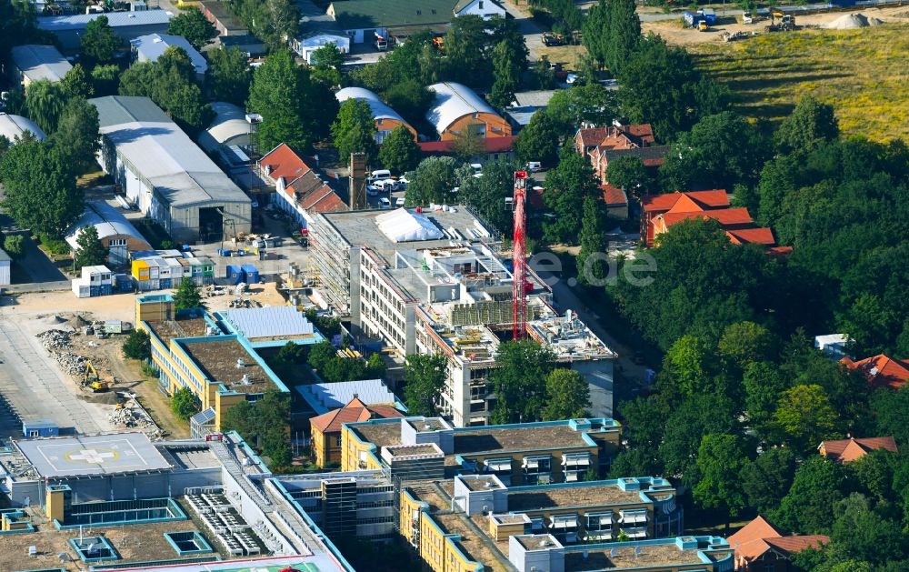 Berlin aus der Vogelperspektive: Neubau- Baustelle für ein Rehabilitationszentrum der Rehaklinik im Ortsteil Marzahn in Berlin, Deutschland