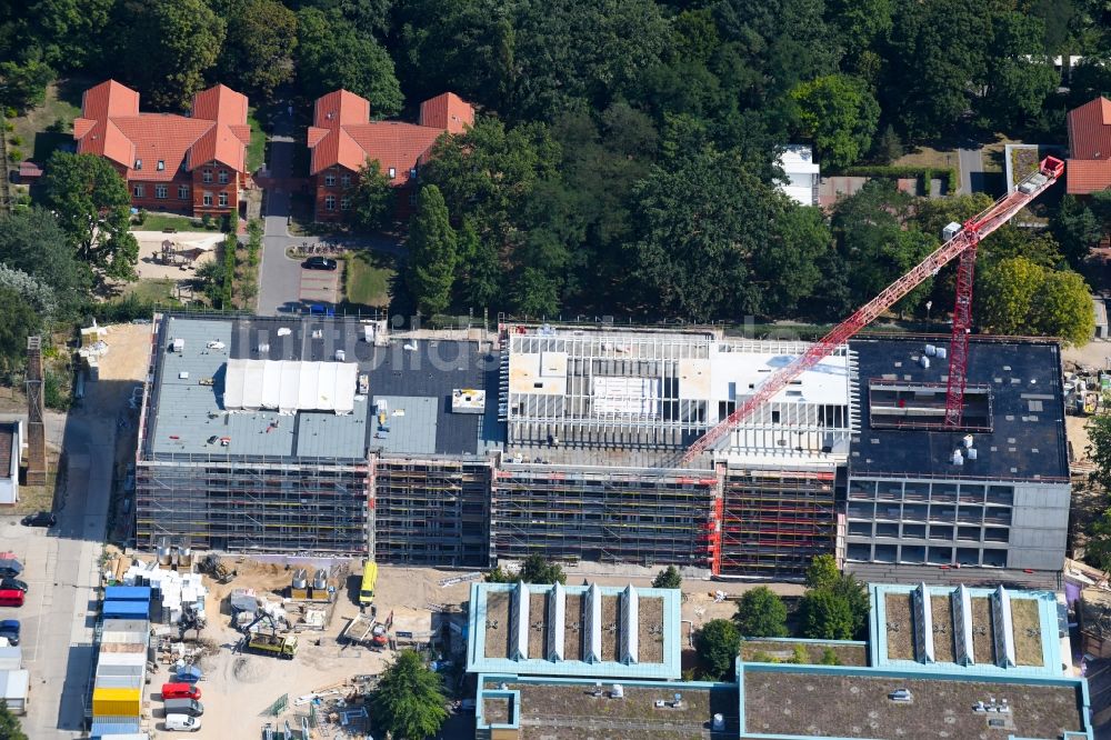 Berlin von oben - Neubau- Baustelle für ein Rehabilitationszentrum der Rehaklinik im Ortsteil Marzahn in Berlin, Deutschland