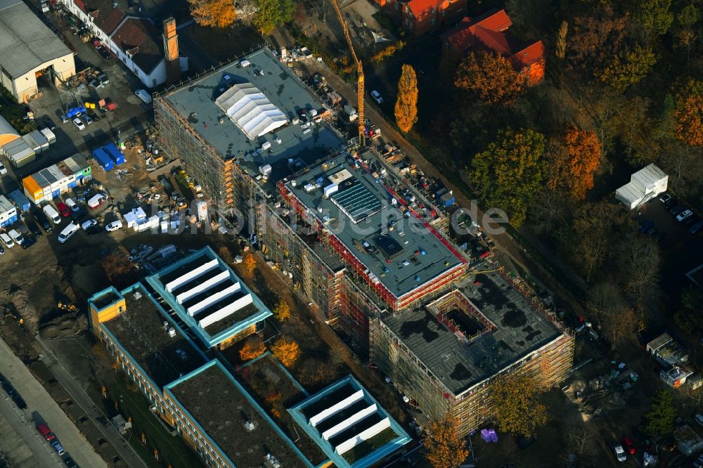 Berlin von oben - Neubau- Baustelle für ein Rehabilitationszentrum der Rehaklinik im Ortsteil Marzahn in Berlin, Deutschland