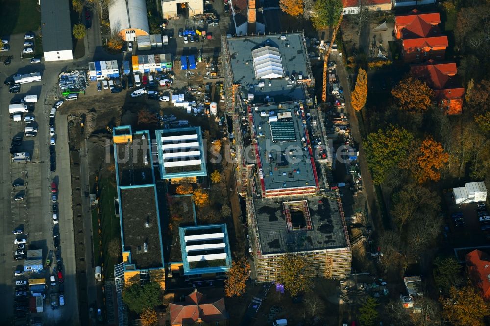 Berlin aus der Vogelperspektive: Neubau- Baustelle für ein Rehabilitationszentrum der Rehaklinik im Ortsteil Marzahn in Berlin, Deutschland