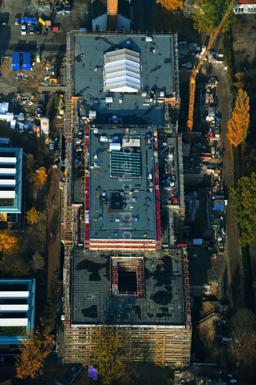 Luftbild Berlin - Neubau- Baustelle für ein Rehabilitationszentrum der Rehaklinik im Ortsteil Marzahn in Berlin, Deutschland