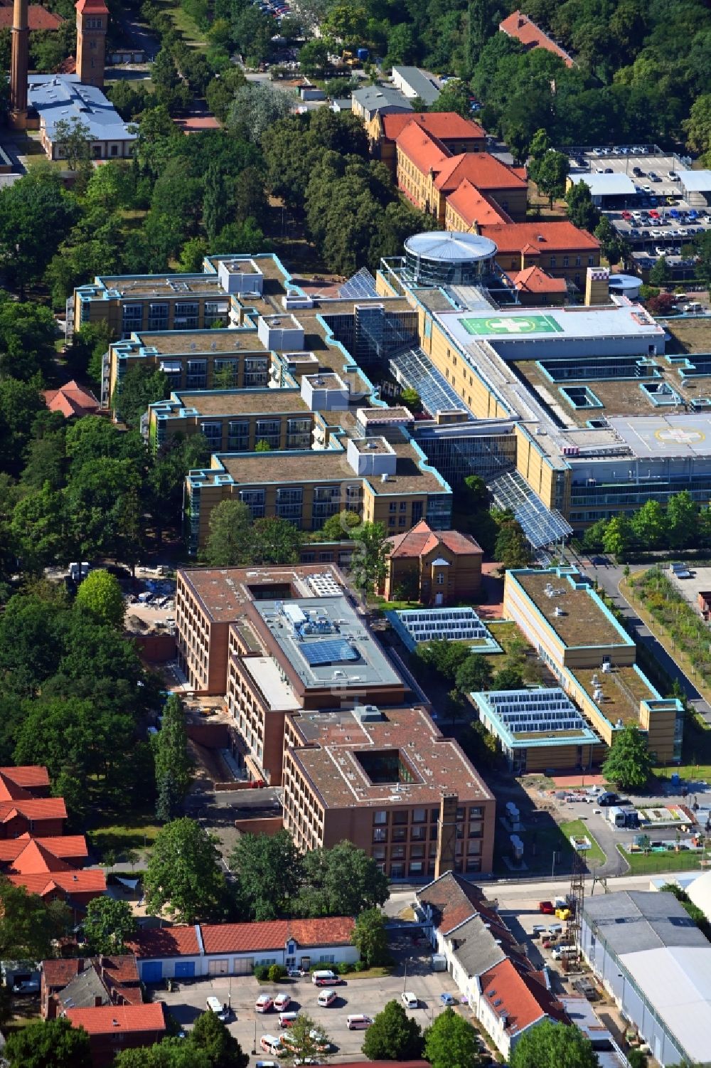 Berlin aus der Vogelperspektive: Neubau- Baustelle für ein Rehabilitationszentrum der Rehaklinik im Ortsteil Marzahn in Berlin, Deutschland