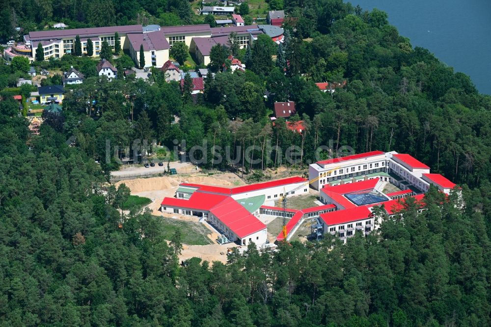 Luftaufnahme Strausberg - Neubau- Baustelle für ein Rehabilitationszentrum der Rehaklinik in Strausberg im Bundesland Brandenburg, Deutschland