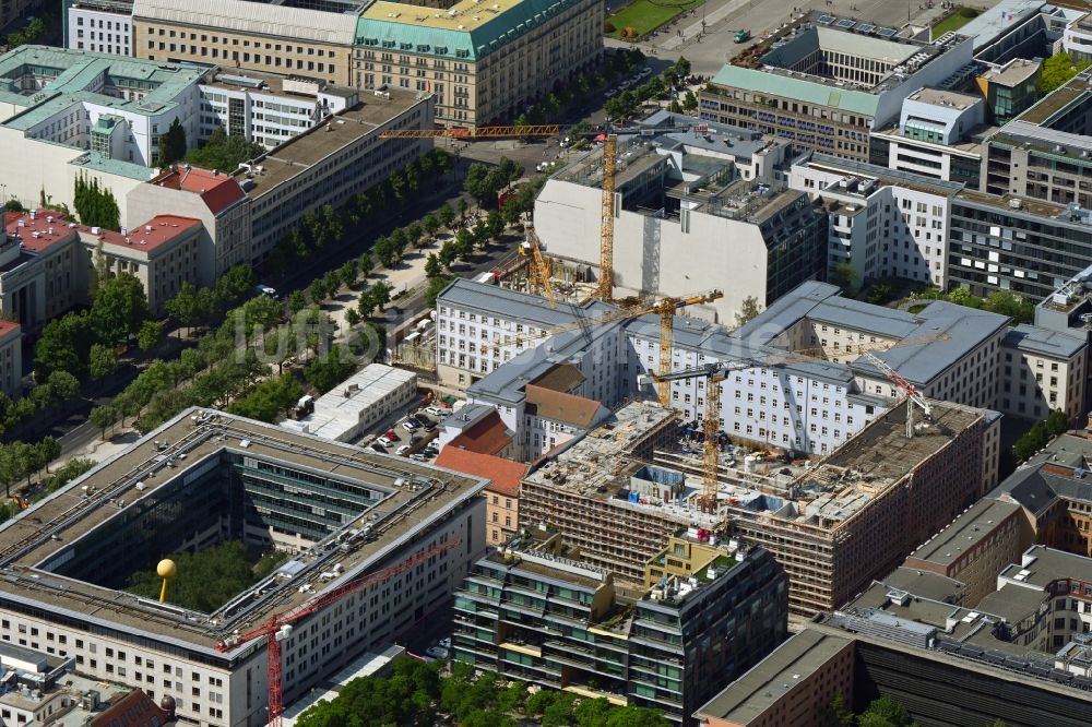 Berlin aus der Vogelperspektive: Neubau- Baustelle Verwaltungsgebäude der staatlichen Behörde eines Büro- und Verwaltungsgebäudes des Deutscher Bundestag an der Dorotheenstraße Ecke Schadowstraße in Berlin, Deutschland