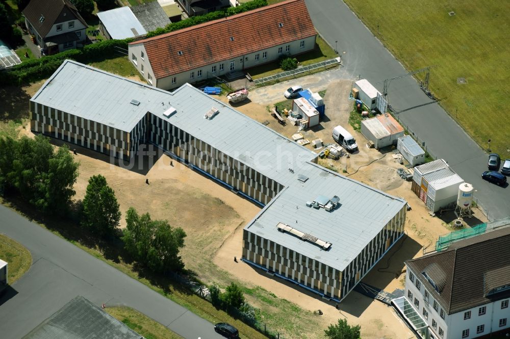 Oranienburg von oben - Neubau- Baustelle Verwaltungsgebäude der staatlichen Behörde Erweiterungsbau Finanzamt am Heinrich-Grüber-Platz in Oranienburg im Bundesland Brandenburg, Deutschland