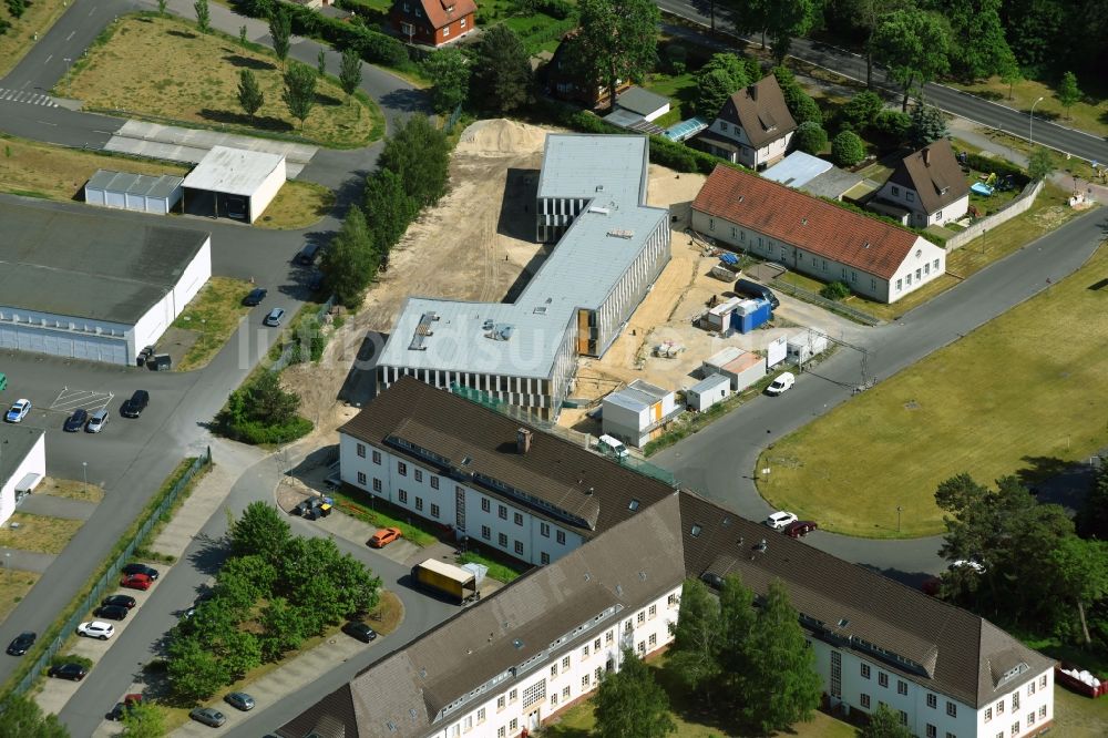 Luftbild Oranienburg - Neubau- Baustelle Verwaltungsgebäude der staatlichen Behörde Erweiterungsbau Finanzamt am Heinrich-Grüber-Platz in Oranienburg im Bundesland Brandenburg, Deutschland