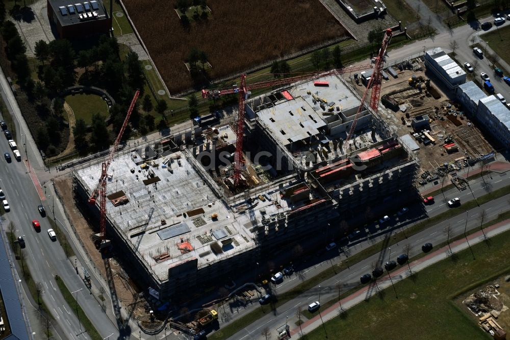 Berlin von oben - Neubau- Baustelle Verwaltungsgebäude der staatlichen Behörde Laborgebäude mit Verwaltung für das Landeslabor Berlin-Brandenburg (LLBB) im Ortsteil Adlershof in Berlin