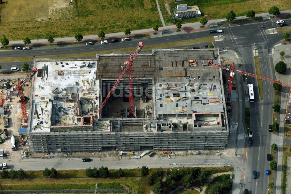 Berlin von oben - Neubau- Baustelle Verwaltungsgebäude der staatlichen Behörde Laborgebäude mit Verwaltung für das Landeslabor Berlin-Brandenburg (LLBB) im Ortsteil Adlershof in Berlin