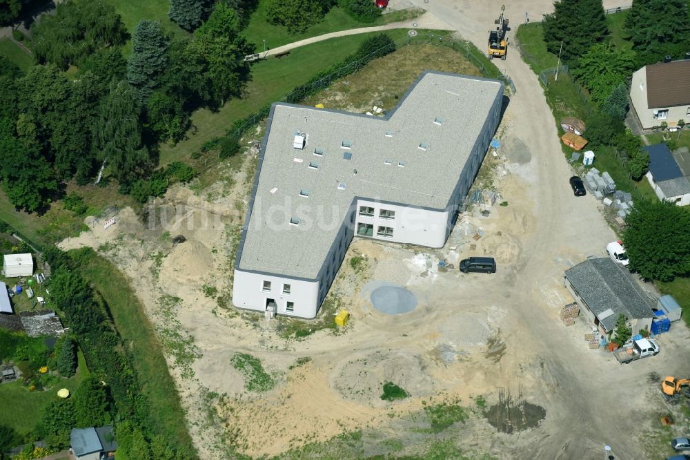 Fredersdorf-Vogelsdorf von oben - Neubau- Baustelle Verwaltungsgebäude der staatlichen Behörde Verwaltungsgebäudes der Gemeinde Fredersdorf-Vogelsdorf Am Rathaus im Ortsteil Fredersdorf in Fredersdorf-Vogelsdorf im Bundesland Brandenburg, Deutschland