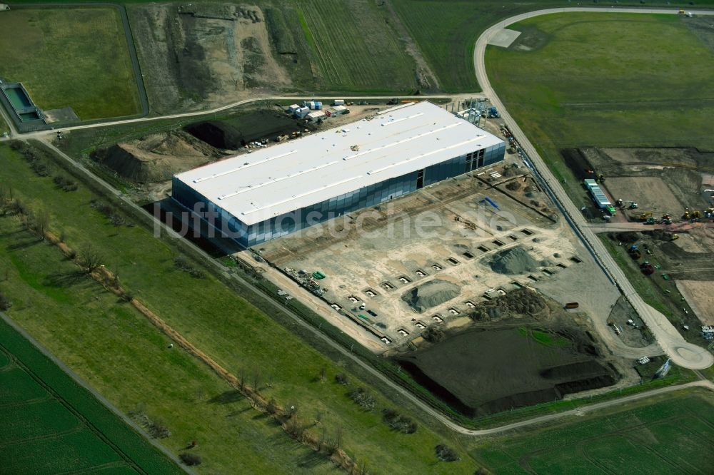 Amt Wachsenburg von oben - Neubau - Baustelle auf dem Werksgelände der European Modular Constructions GmbH im Industriegebiet Erfurter Kreuz im Ortsteil Thörey in Amt Wachsenburg im Bundesland Thüringen, Deutschland