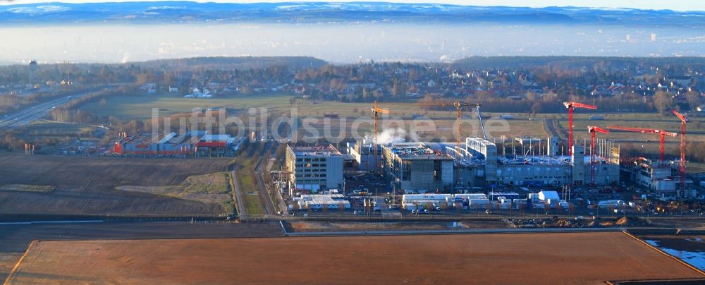 Dresden aus der Vogelperspektive: Neubau - Baustelle auf dem Werksgelände der Robert Bosch Semiconductor Manufacturing Dresden GmbH im Ortsteil Hellerau in Dresden im Bundesland Sachsen, Deutschland