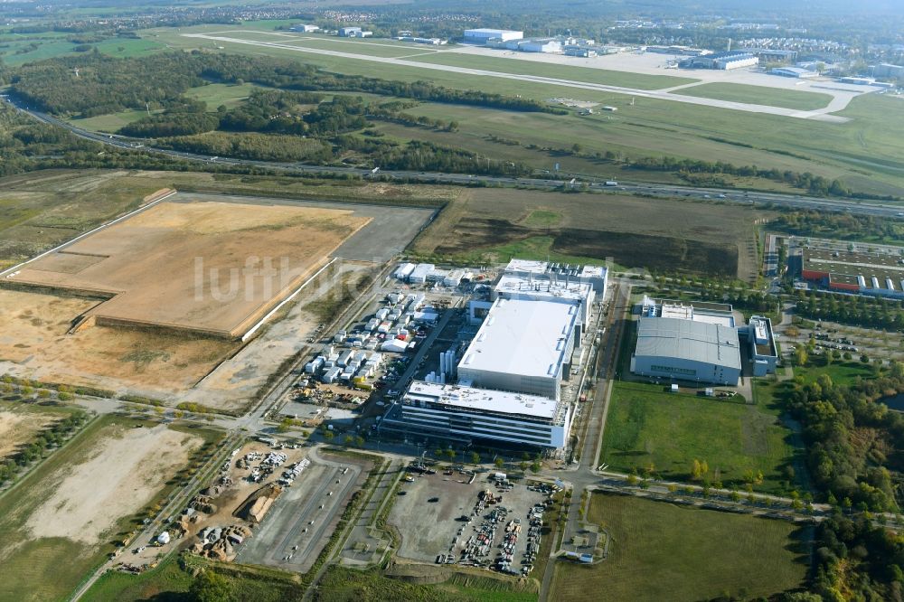 Dresden von oben - Neubau - Baustelle auf dem Werksgelände der Robert Bosch Semiconductor Manufacturing Dresden GmbH im Ortsteil Hellerau in Dresden im Bundesland Sachsen, Deutschland