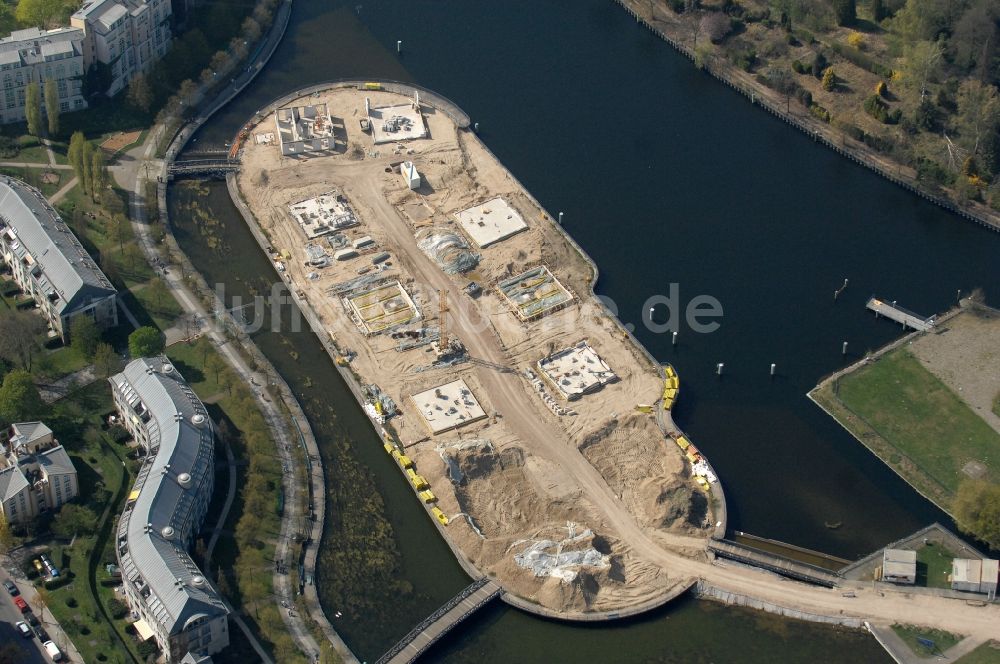 Luftbild Berlin - Neubau- Baustelle zum Wohngebiet der Mehrfamilienhaussiedlung am Tegeler Hafen im Ortsteil Reinickendorf in Berlin, Deutschland