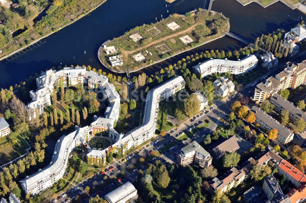 Luftbild Berlin - Neubau- Baustelle zum Wohngebiet der Mehrfamilienhaussiedlung am Tegeler Hafen im Ortsteil Reinickendorf in Berlin, Deutschland