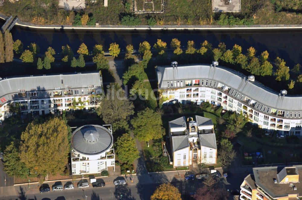 Berlin von oben - Neubau- Baustelle zum Wohngebiet der Mehrfamilienhaussiedlung am Tegeler Hafen im Ortsteil Reinickendorf in Berlin, Deutschland