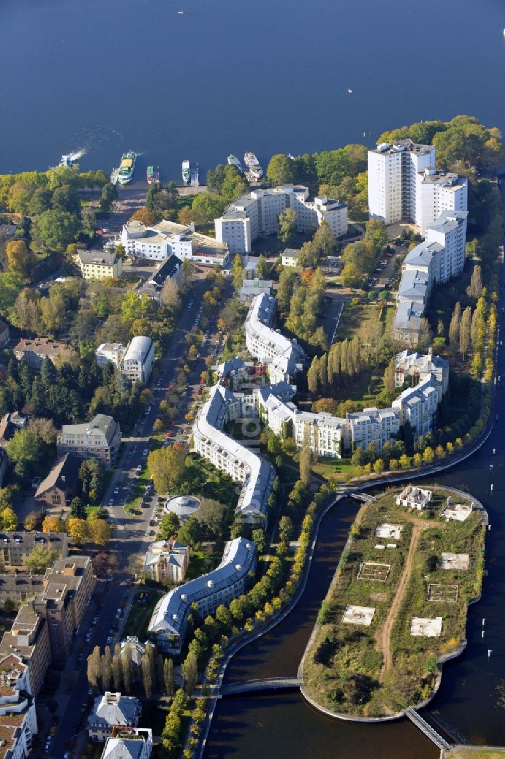 Luftbild Berlin - Neubau- Baustelle zum Wohngebiet der Mehrfamilienhaussiedlung am Tegeler Hafen im Ortsteil Reinickendorf in Berlin, Deutschland