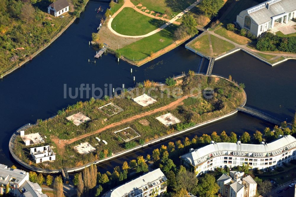 Berlin aus der Vogelperspektive: Neubau- Baustelle zum Wohngebiet der Mehrfamilienhaussiedlung am Tegeler Hafen im Ortsteil Reinickendorf in Berlin, Deutschland