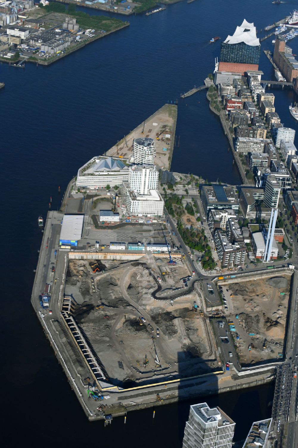 Hamburg von oben - Neubau Überseequartier am Chicagokai in der Hafencity in Hamburg, Deutschland