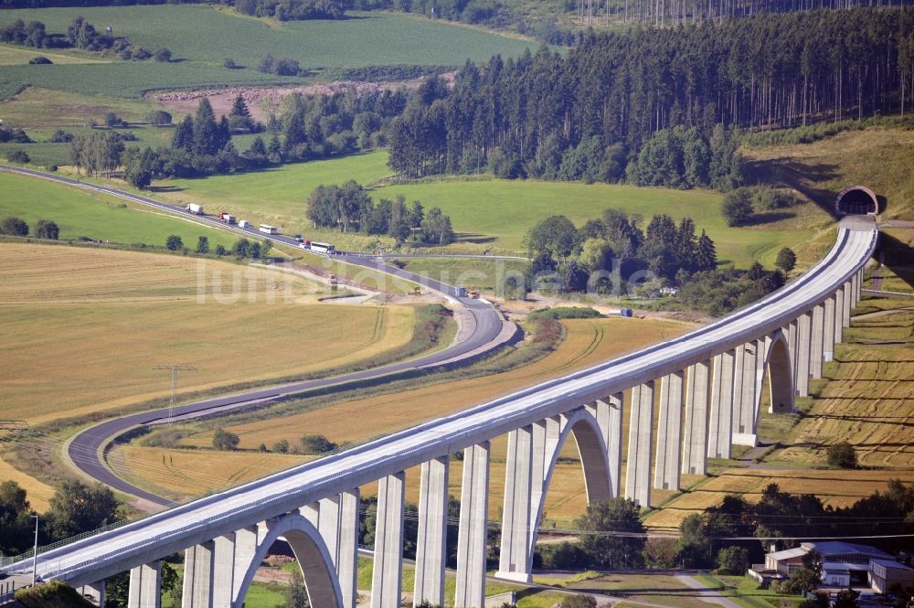 Luftbild Wümbach - Neubau des Betonviaduktes Wümbachtalbrücke ICE Strecke VDE im Bundesland Thüringen