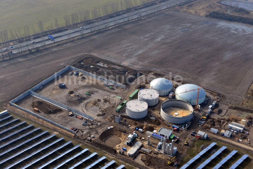 Luftaufnahme Oberkrämer - Neubau einer Biogas - Anlage am Solarpark am Veltener Weg in Oberkrämer im Bundesland Brandenburg