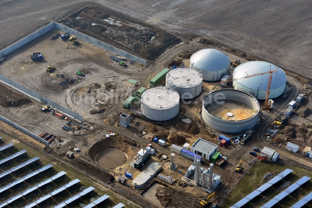 Oberkrämer von oben - Neubau einer Biogas - Anlage am Solarpark am Veltener Weg in Oberkrämer im Bundesland Brandenburg