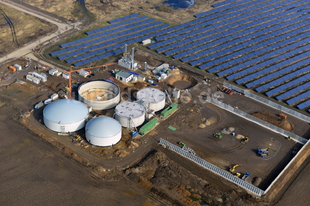 Oberkrämer von oben - Neubau einer Biogas - Anlage am Solarpark am Veltener Weg in Oberkrämer im Bundesland Brandenburg