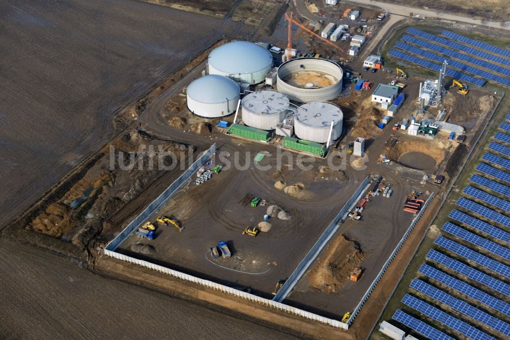 Luftaufnahme Oberkrämer - Neubau einer Biogas - Anlage am Solarpark am Veltener Weg in Oberkrämer im Bundesland Brandenburg