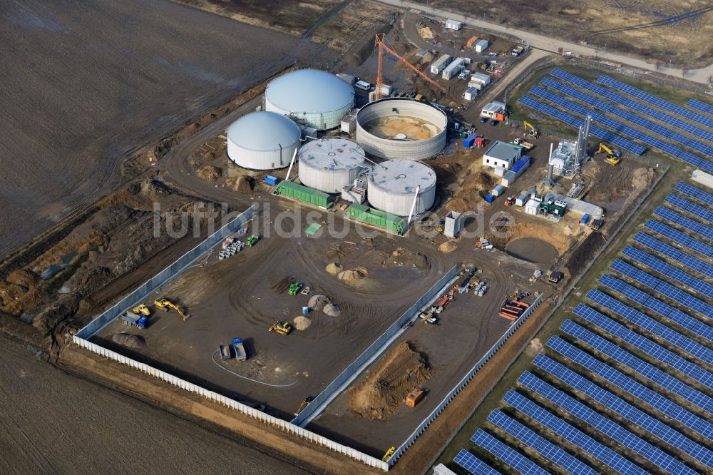 Oberkrämer von oben - Neubau einer Biogas - Anlage am Solarpark am Veltener Weg in Oberkrämer im Bundesland Brandenburg