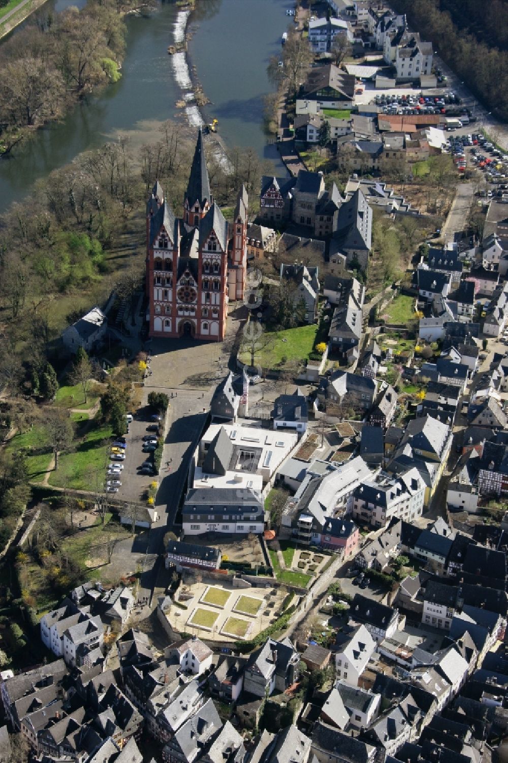 Limburg an der Lahn aus der Vogelperspektive: Neubau der bischöflichen Residenz am Limburger Dom in Limburg im Bundesland Hessen