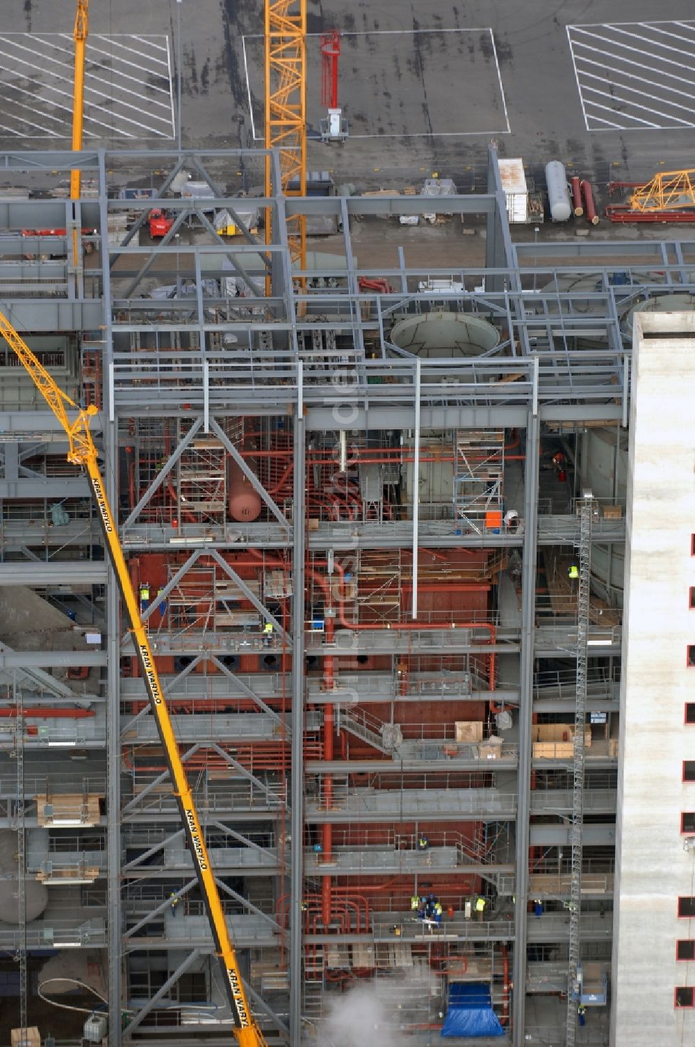 Luftaufnahme Eisenhüttenstadt - Neubau des Blockheizkraftwerk - regionalen Heizkraftwerkes der Propower GmbH in Eisenhüttenstadt im Bundesland Brandenburg, Deutschland