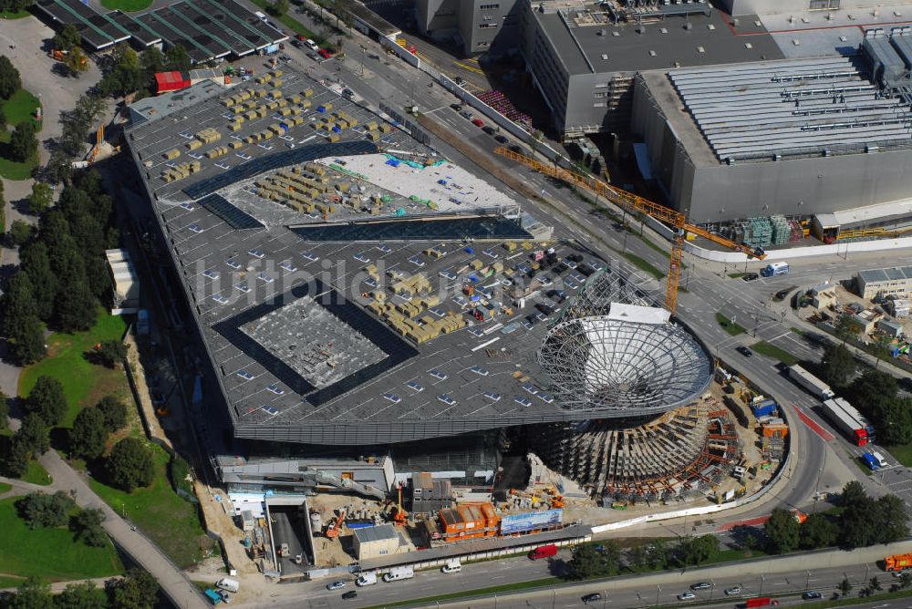 München aus der Vogelperspektive: Neubau der BMW Welt in München