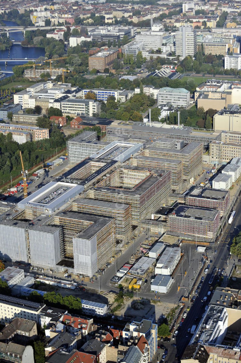 Luftaufnahme Berlin - Neubau der BND-Zentrale in Berlin-Mitte