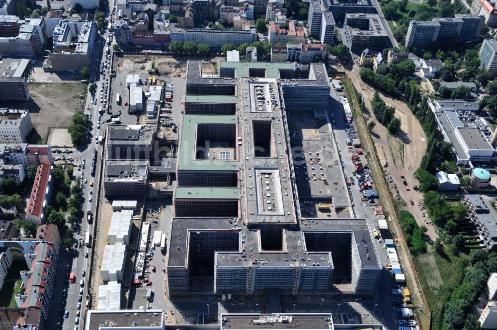 Berlin Mitte aus der Vogelperspektive: Neubau der BND-Zentrale in Berlin-Mitte an der Chausseestraße