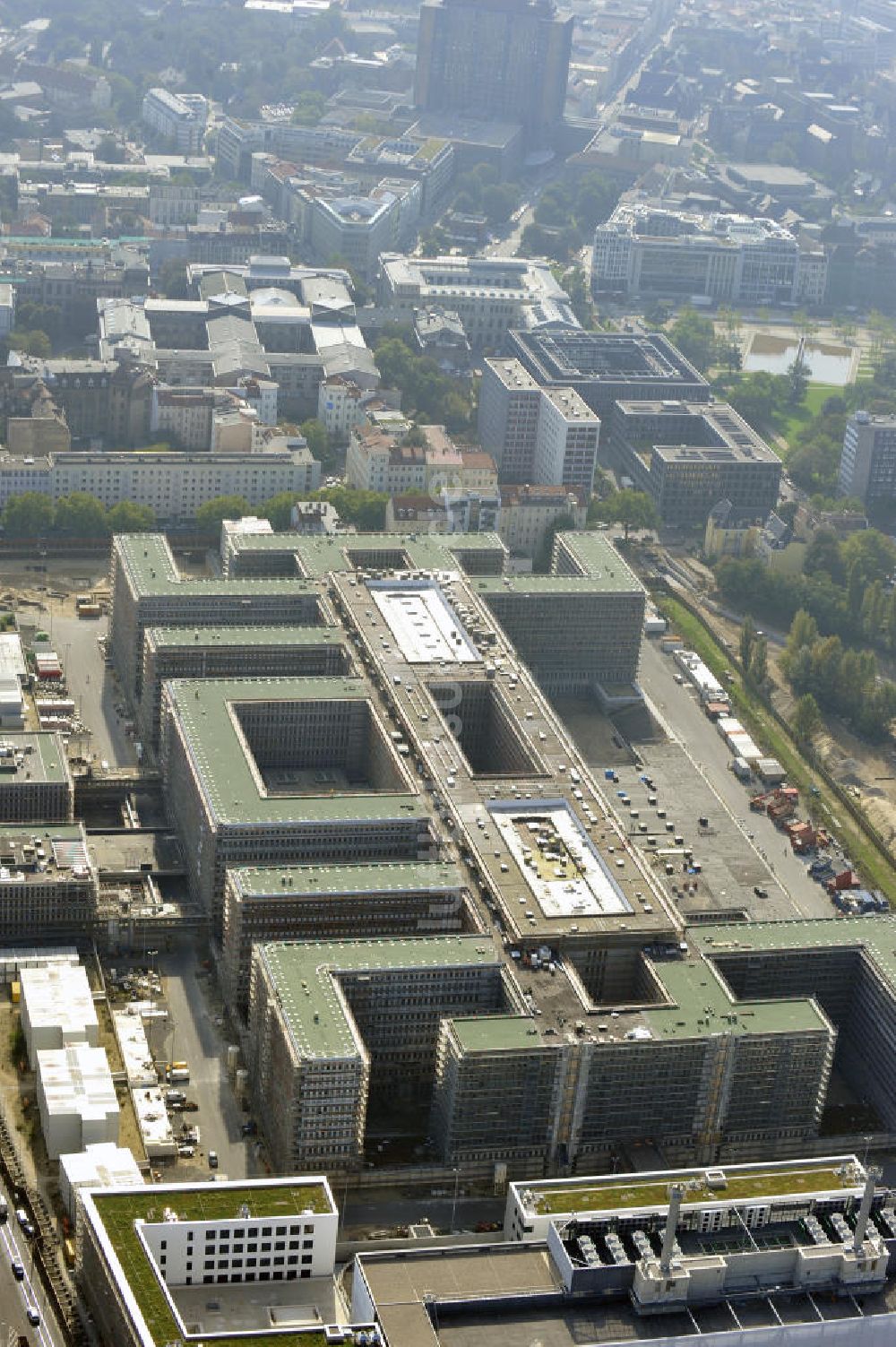 Berlin Mitte aus der Vogelperspektive: Neubau der BND-Zentrale in Berlin-Mitte an der Chausseestraße