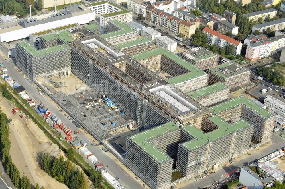 Berlin Mitte aus der Vogelperspektive: Neubau der BND-Zentrale in Berlin-Mitte an der Chausseestraße