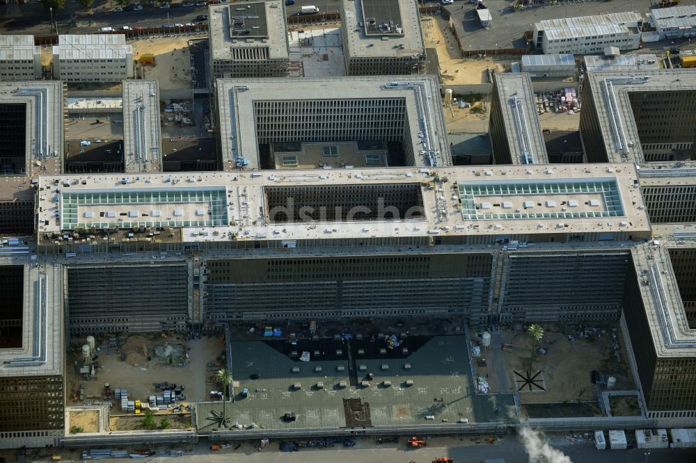 Luftbild Berlin - Neubau der BND-Zentrale in Berlin-Mitte an der Chausseestraße in der Hauptstadt