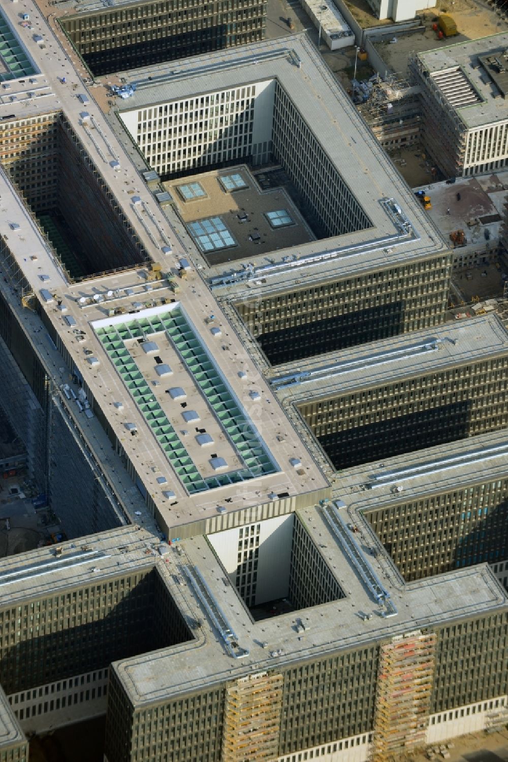 Luftaufnahme Berlin - Neubau der BND-Zentrale in Berlin-Mitte an der Chausseestraße in der Hauptstadt