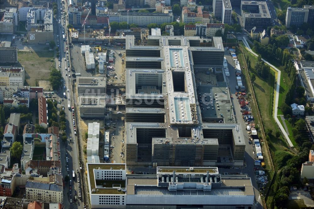 Berlin aus der Vogelperspektive: Neubau der BND-Zentrale in Berlin-Mitte an der Chausseestraße in der Hauptstadt