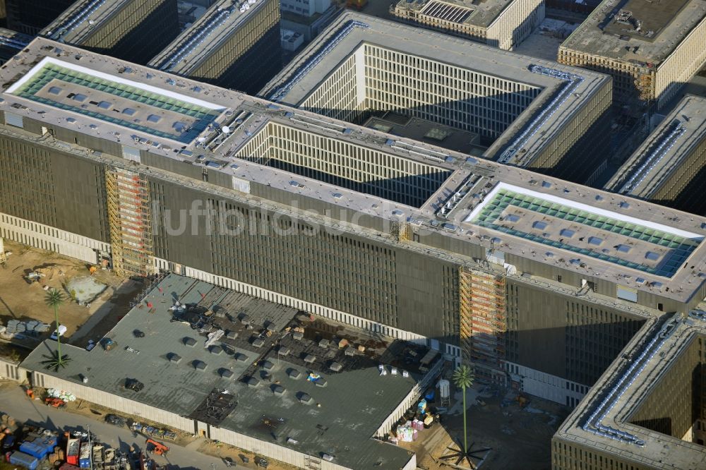 Luftbild Berlin - Neubau der BND-Zentrale in Berlin-Mitte an der Chausseestraße in der Hauptstadt Berlin