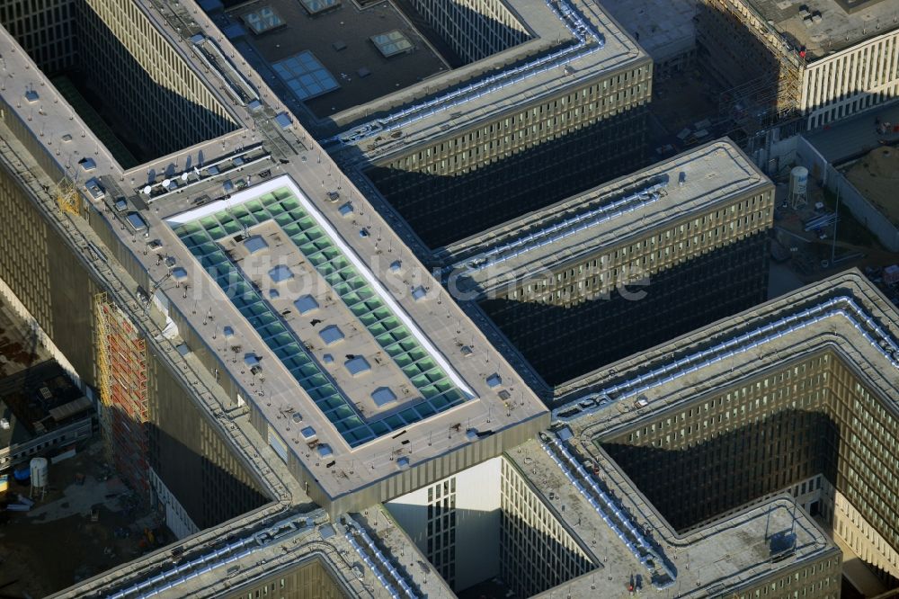 Luftaufnahme Berlin - Neubau der BND-Zentrale in Berlin-Mitte an der Chausseestraße in der Hauptstadt Berlin