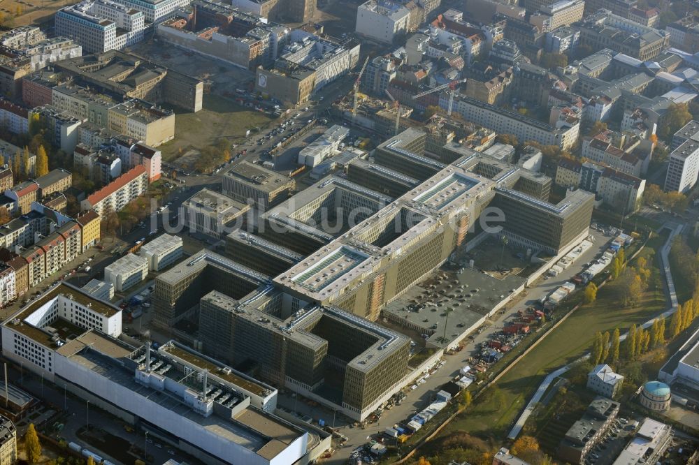 Luftaufnahme Berlin - Neubau der BND-Zentrale in Berlin-Mitte an der Chausseestraße in der Hauptstadt Berlin