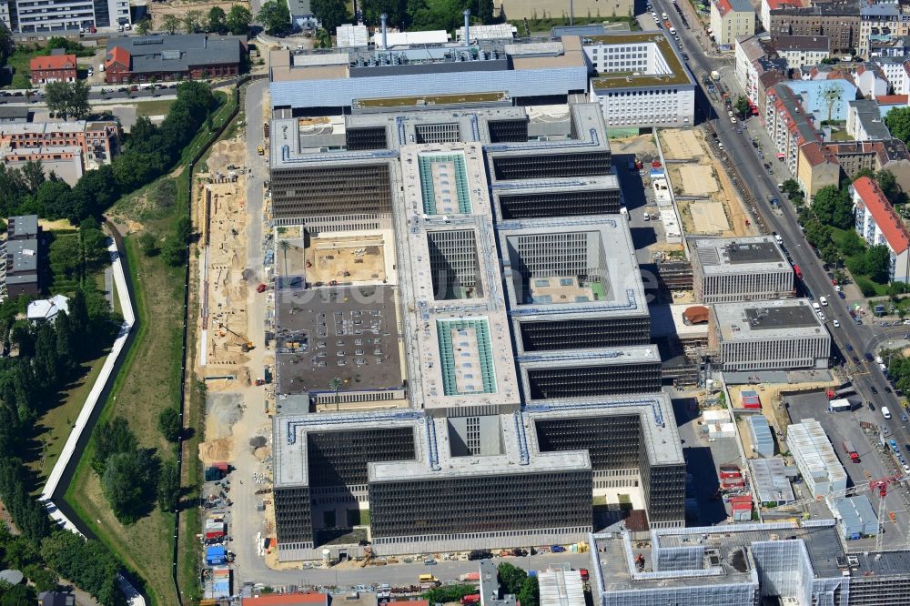 Luftbild Berlin - Neubau der BND-Zentrale in Berlin-Mitte an der Chausseestraße in der Hauptstadt Berlin