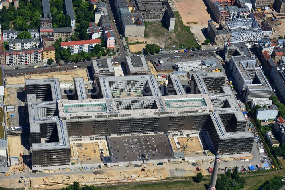 Luftbild Berlin - Neubau der BND-Zentrale in Berlin-Mitte an der Chausseestraße in der Hauptstadt Berlin