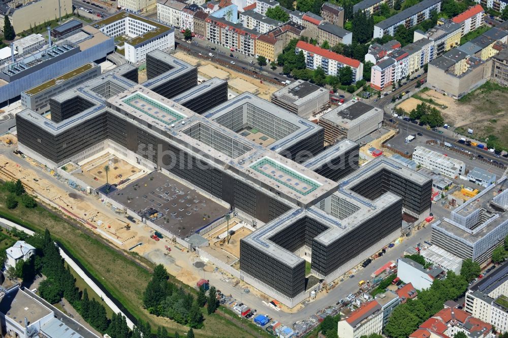 Berlin aus der Vogelperspektive: Neubau der BND-Zentrale in Berlin-Mitte an der Chausseestraße in der Hauptstadt Berlin