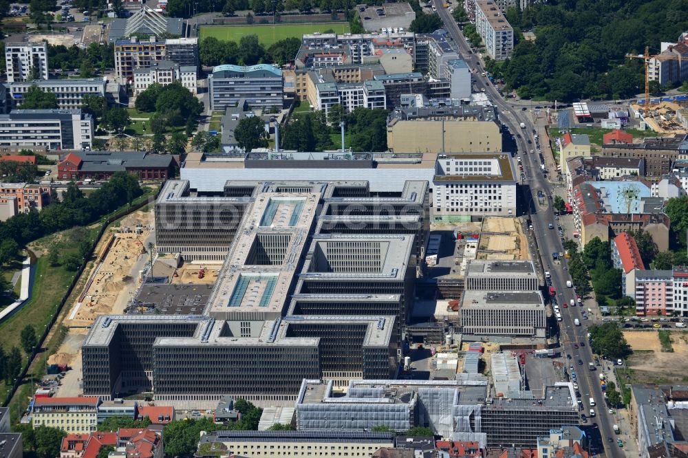 Berlin aus der Vogelperspektive: Neubau der BND-Zentrale in Berlin-Mitte an der Chausseestraße in der Hauptstadt Berlin