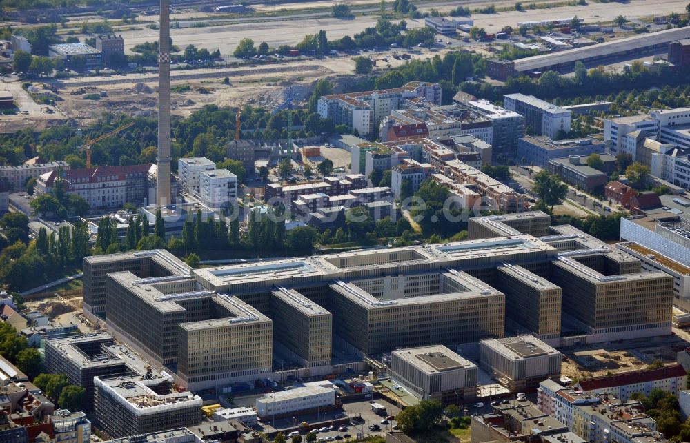 Luftaufnahme Berlin - Neubau der BND-Zentrale in Berlin-Mitte an der Chausseestraße in der Hauptstadt Berlin